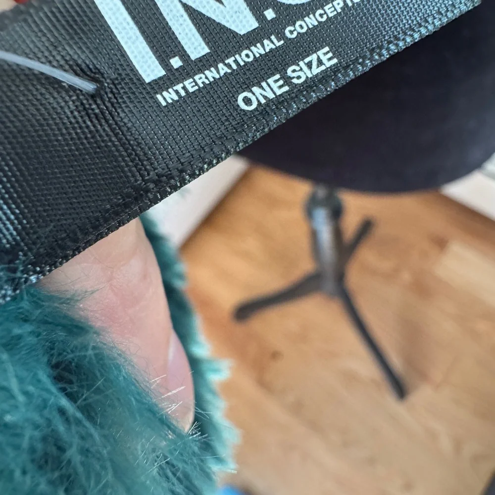 NWT I.N.C. SOFT Teal Faux Fur Wrap Scarf Shawl 66” X 10” WARM Unique